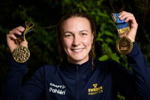 230730 Sarah Sjöström of Sweden poses with her two gold medals for women’s 50 meter butterfly swimming and women’s 50 meter freestyle swimming during day 17 of the World Aquatics Championships 2023 on July 30, 2023 in Fukuoka. Photo: Joel Marklund / BILDBYRÅN / kod JM / JM0510